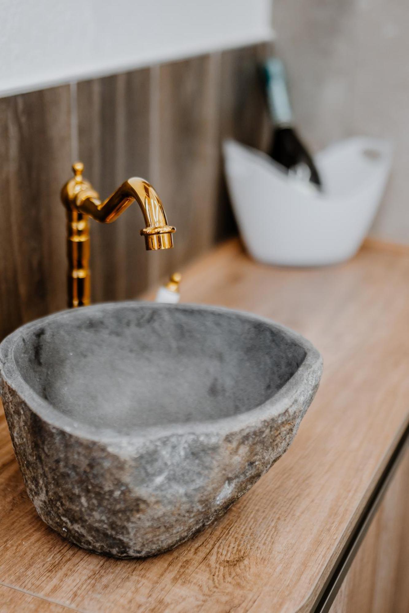 Luxuite Spa Con Piscina E Jacuzzi Alberobello Ngoại thất bức ảnh