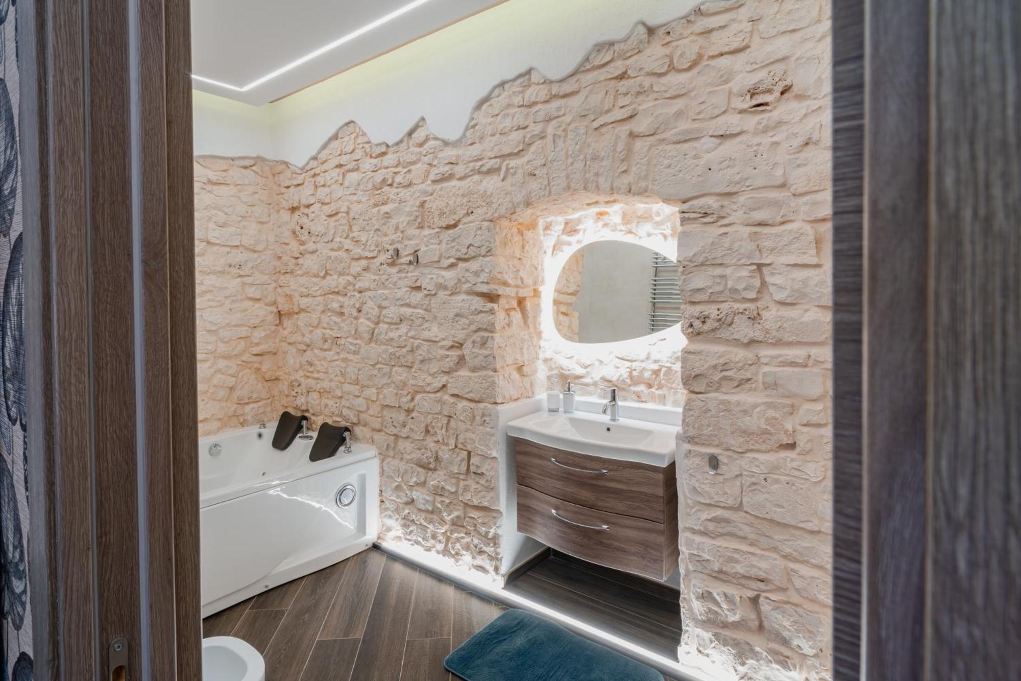 Luxuite Spa Con Piscina E Jacuzzi Alberobello Ngoại thất bức ảnh