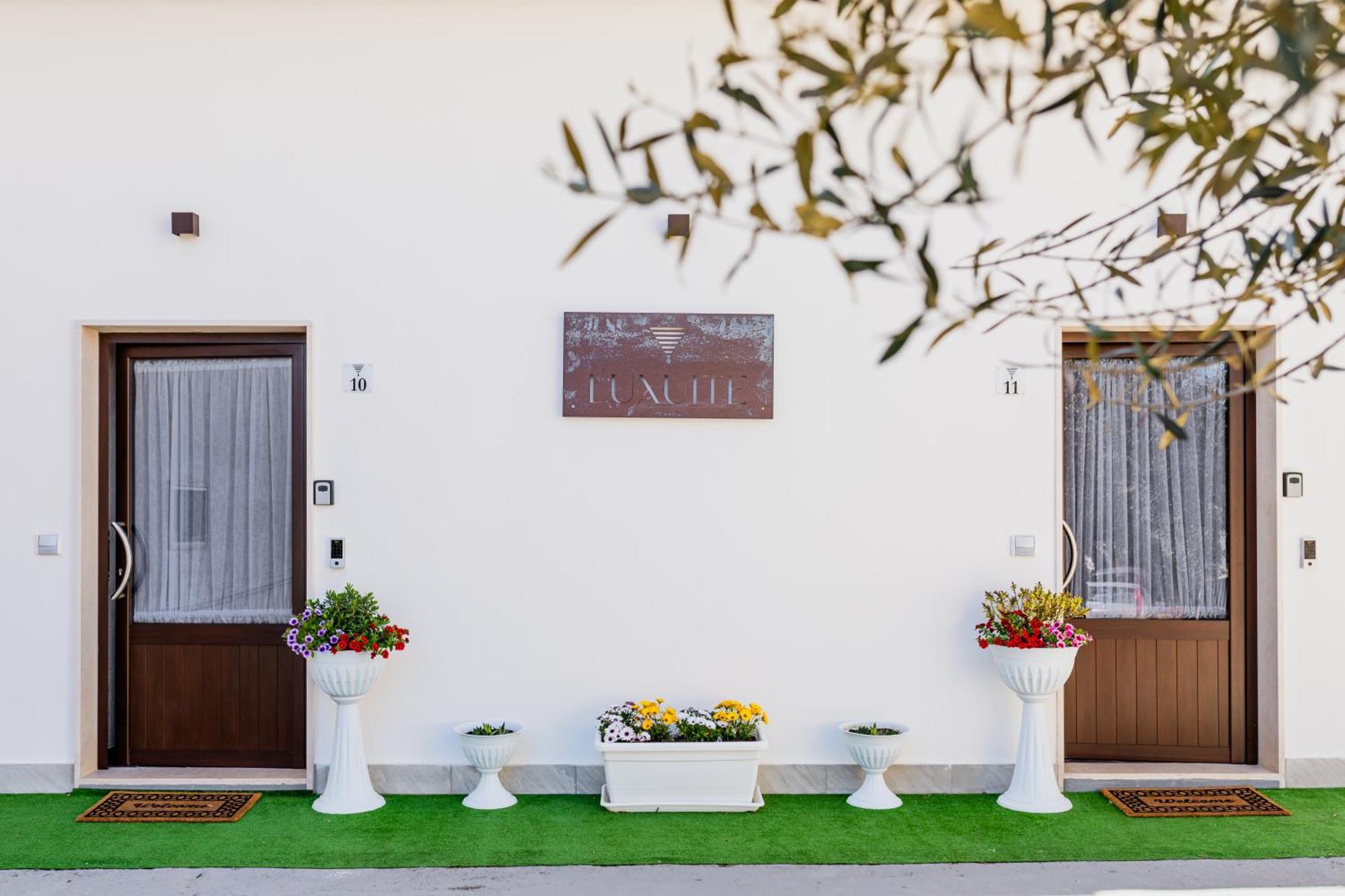 Luxuite Spa Con Piscina E Jacuzzi Alberobello Ngoại thất bức ảnh