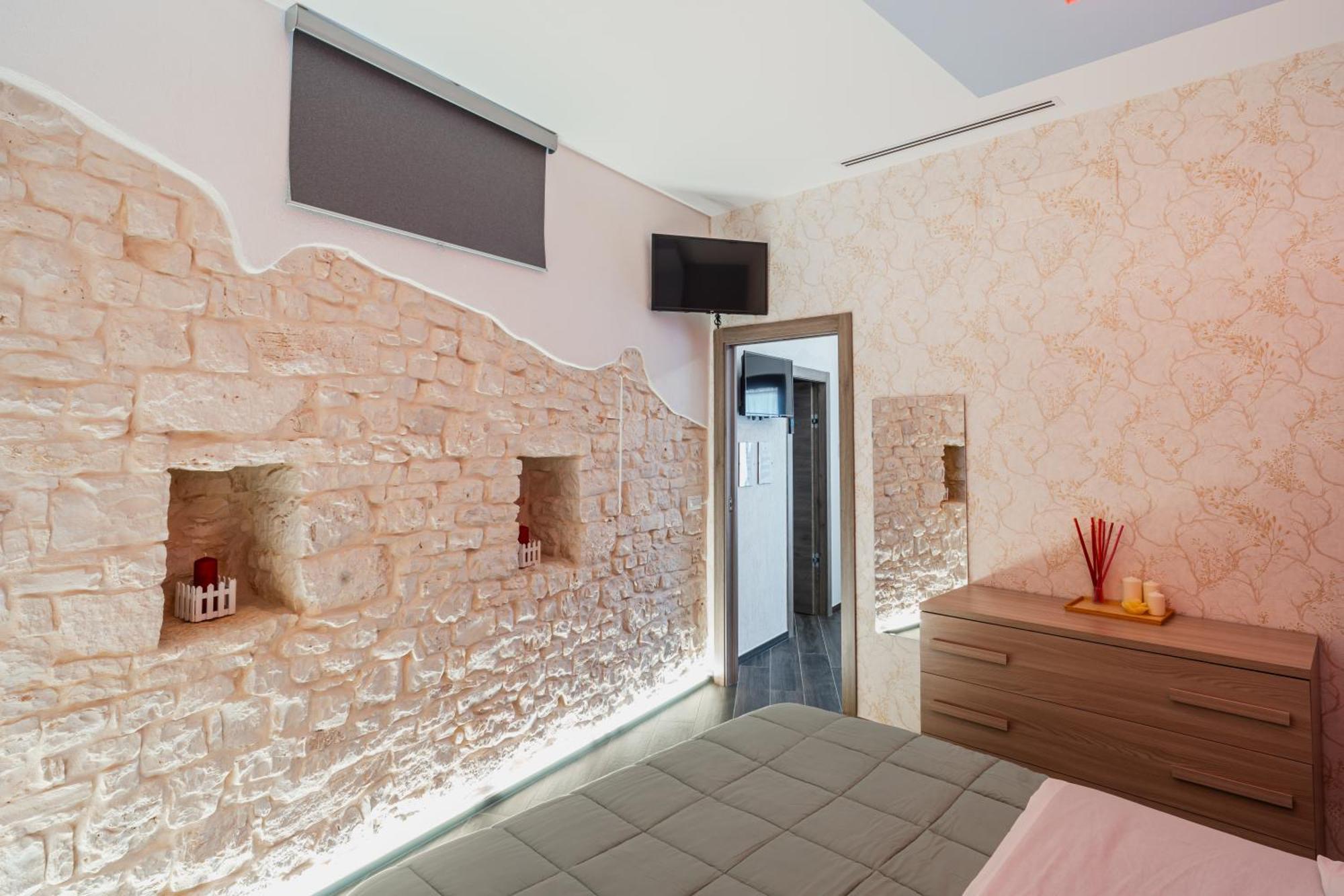 Luxuite Spa Con Piscina E Jacuzzi Alberobello Ngoại thất bức ảnh